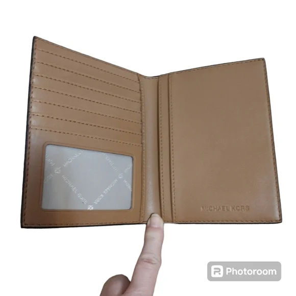 Michael Kors Passport Holder - Picture 2 of 5